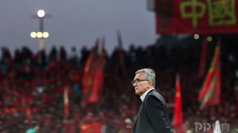 《特罗萨德球场之声：中场核心，激情激励，他的声音不容忽视！》